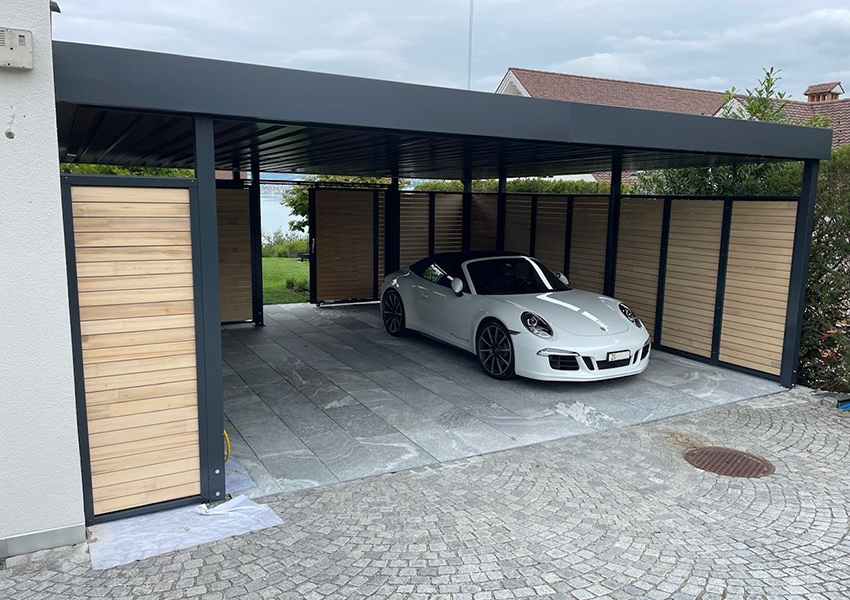 Uninorm Carport mit Untersichtverkleidung und Solaranlage